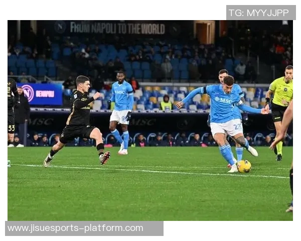 欧联杯焦点战国米与那不勒斯鏖战至平局乌龙球瞬间引发全场热议