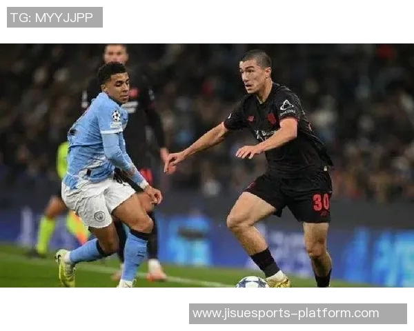 西甲赛场惊现冷门本菲卡大胜曼城引发热议与反思