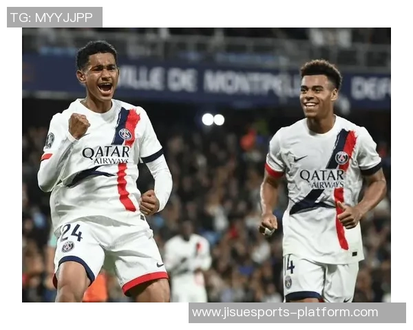 那不勒斯大胜巴黎圣日耳曼帽子戏法引爆全场战术分析与精彩瞬间回顾