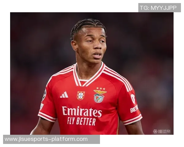 西甲激战：那不勒斯大胜本菲卡争议判罚引发全场热议